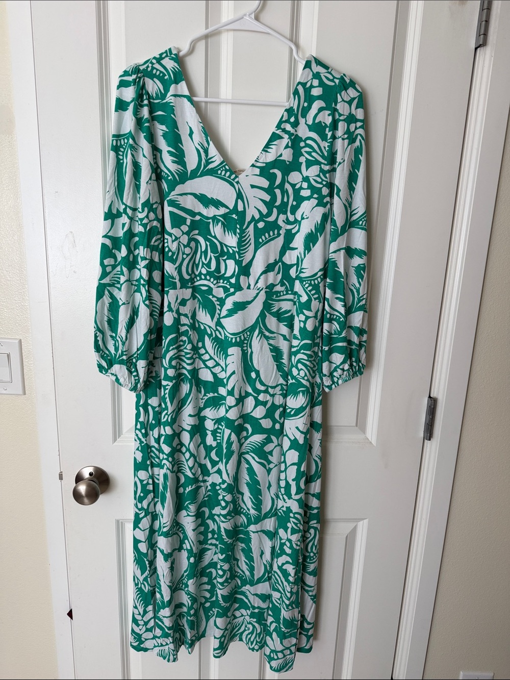 Soft Surroundings Green and White V-Neck Floral Midi Dress